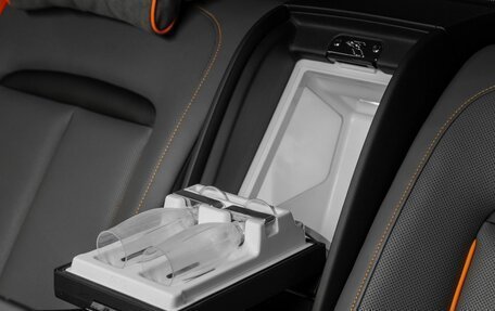 Rolls-Royce Cullinan, 2019 год, 30 000 000 рублей, 30 фотография