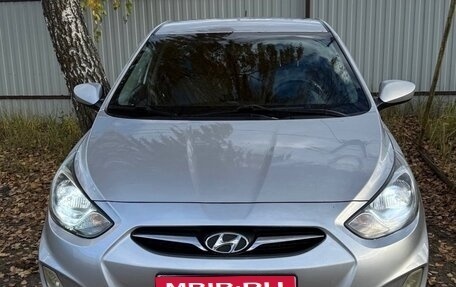 Hyundai Solaris II рестайлинг, 2012 год, 850 000 рублей, 1 фотография