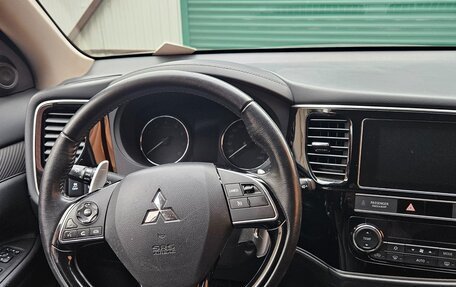 Mitsubishi Outlander III рестайлинг 3, 2019 год, 2 500 000 рублей, 7 фотография