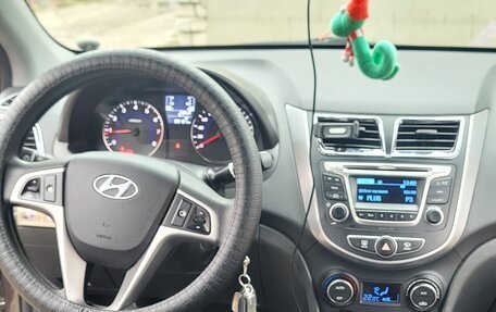 Hyundai Solaris II рестайлинг, 2016 год, 1 300 000 рублей, 18 фотография