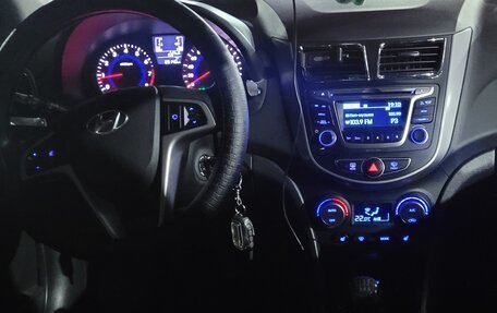 Hyundai Solaris II рестайлинг, 2016 год, 1 300 000 рублей, 20 фотография