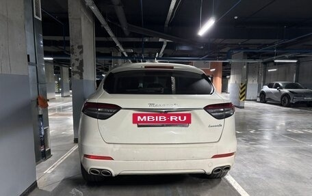 Maserati Levante I, 2022 год, 14 000 000 рублей, 3 фотография