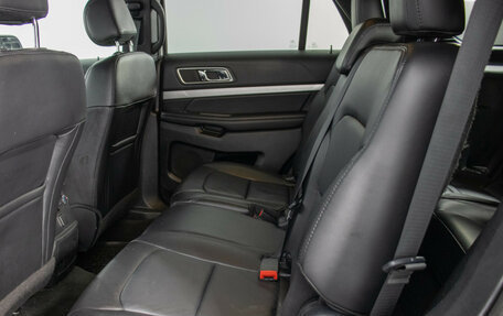 Ford Explorer VI, 2017 год, 2 900 000 рублей, 9 фотография