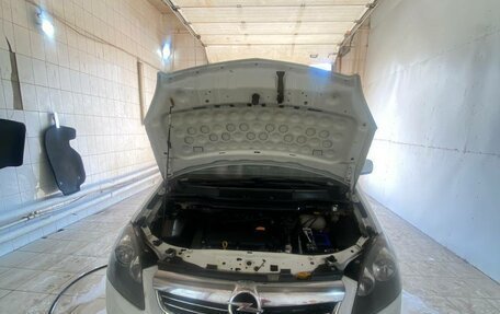 Opel Zafira B, 2014 год, 685 000 рублей, 2 фотография