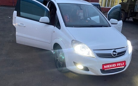 Opel Zafira B, 2014 год, 685 000 рублей, 14 фотография