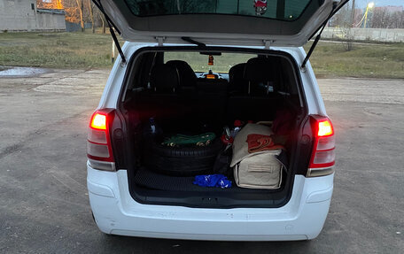 Opel Zafira B, 2014 год, 685 000 рублей, 18 фотография