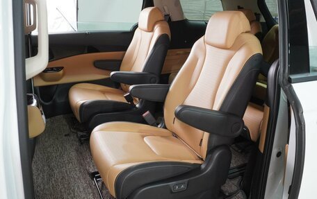 KIA Carnival, 2023 год, 5 850 000 рублей, 10 фотография