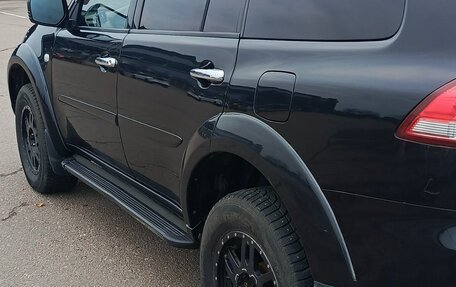 Mitsubishi Pajero Sport II рестайлинг, 2013 год, 2 100 000 рублей, 3 фотография