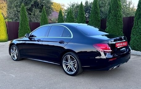 Mercedes-Benz E-Класс, 2019 год, 3 350 000 рублей, 6 фотография