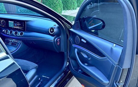 Mercedes-Benz E-Класс, 2019 год, 3 350 000 рублей, 23 фотография