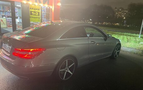 Mercedes-Benz E-Класс, 2011 год, 1 450 000 рублей, 10 фотография