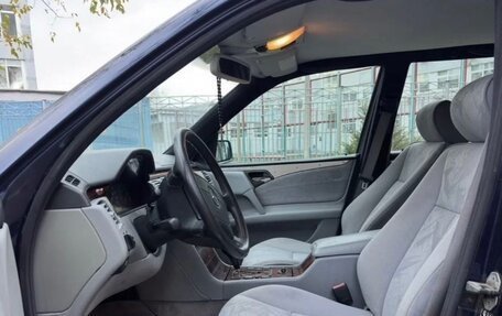 Mercedes-Benz E-Класс, 1999 год, 530 000 рублей, 13 фотография