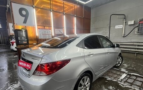 Hyundai Solaris II рестайлинг, 2013 год, 1 200 000 рублей, 6 фотография
