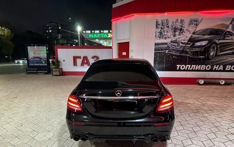 Mercedes-Benz E-Класс, 2017 год, 1 900 000 рублей, 5 фотография