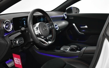 Mercedes-Benz CLA, 2019 год, 3 390 000 рублей, 11 фотография