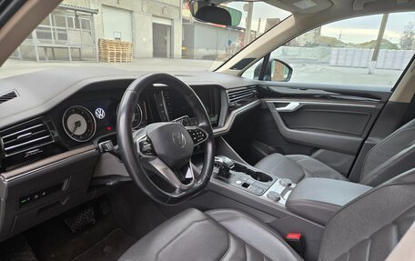 Volkswagen Touareg III, 2021 год, 4 000 000 рублей, 3 фотография