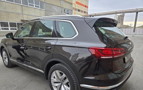 Volkswagen Touareg III, 2021 год, 4 000 000 рублей, 2 фотография