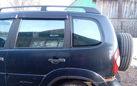 Chevrolet Niva I рестайлинг, 2010 год, 250 000 рублей, 3 фотография