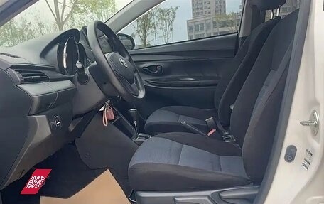 Toyota Yaris XP150 рестайлинг, 2021 год, 1 190 000 рублей, 10 фотография