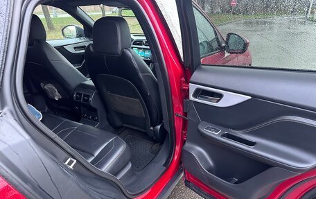 Jaguar F-Pace, 2016 год, 2 420 000 рублей, 15 фотография