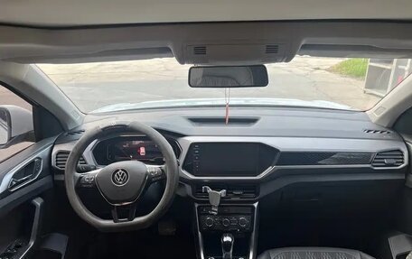 Volkswagen T-Cross I, 2022 год, 1 640 000 рублей, 9 фотография