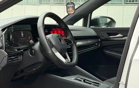 Volkswagen Golf VIII, 2022 год, 1 889 999 рублей, 4 фотография