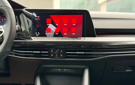 Volkswagen Golf VIII, 2022 год, 1 889 999 рублей, 7 фотография