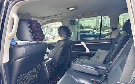 Toyota Land Cruiser 200, 2018 год, 7 200 000 рублей, 8 фотография