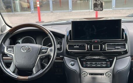 Toyota Land Cruiser 200, 2018 год, 7 200 000 рублей, 12 фотография