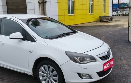 Opel Astra J, 2011 год, 600 000 рублей, 2 фотография