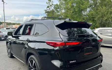 Toyota Highlander, 2022 год, 8 000 000 рублей, 2 фотография