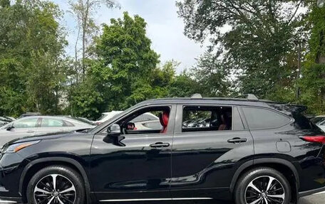 Toyota Highlander, 2022 год, 8 000 000 рублей, 7 фотография