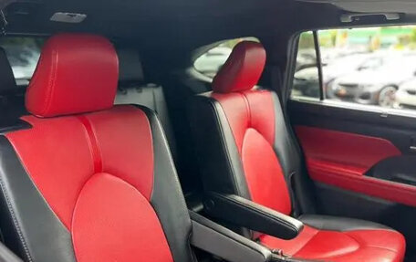 Toyota Highlander, 2022 год, 8 000 000 рублей, 9 фотография