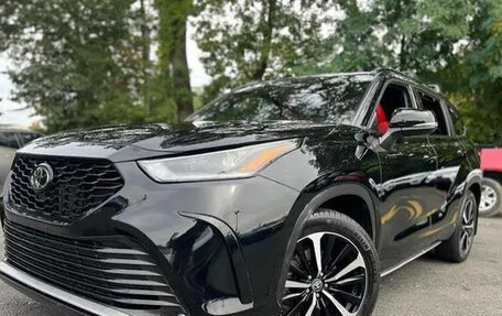 Toyota Highlander, 2022 год, 8 000 000 рублей, 20 фотография