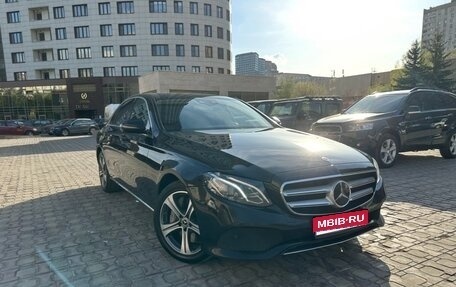 Mercedes-Benz E-Класс, 2019 год, 3 400 000 рублей, 1 фотография