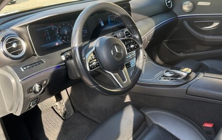 Mercedes-Benz E-Класс, 2019 год, 3 400 000 рублей, 11 фотография