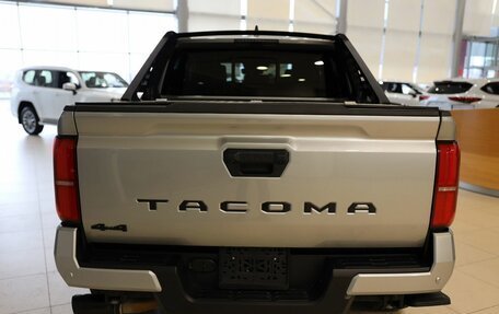 Toyota Tacoma, 2024 год, 11 500 000 рублей, 6 фотография
