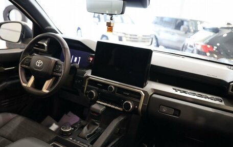 Toyota Tacoma, 2024 год, 11 500 000 рублей, 14 фотография