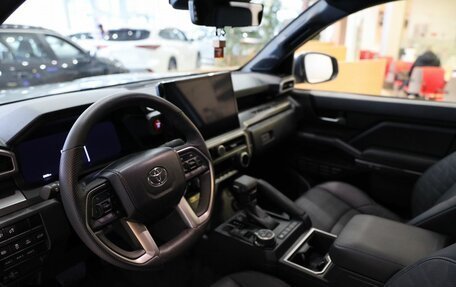 Toyota Tacoma, 2024 год, 11 500 000 рублей, 17 фотография