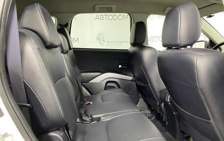 Mitsubishi Outlander III рестайлинг 3, 2010 год, 897 000 рублей, 13 фотография