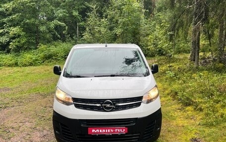 Opel Vivaro, 2021 год, 2 299 000 рублей, 8 фотография