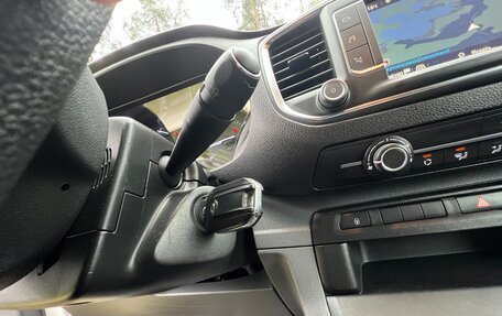 Opel Vivaro, 2021 год, 2 299 000 рублей, 17 фотография