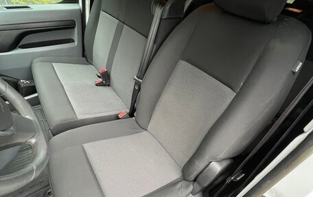 Opel Vivaro, 2021 год, 2 299 000 рублей, 29 фотография