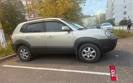 Hyundai Tucson III, 2005 год, 659 000 рублей, 2 фотография