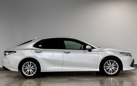 Toyota Camry, 2018 год, 2 545 000 рублей, 4 фотография