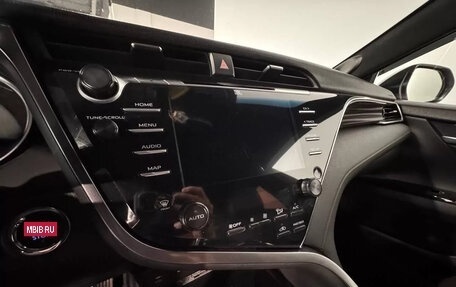 Toyota Camry, 2018 год, 2 545 000 рублей, 17 фотография