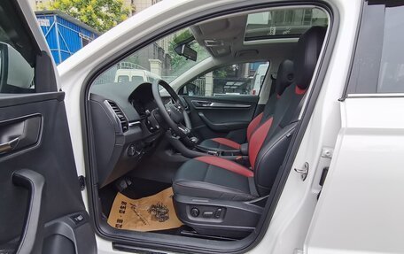 Skoda Karoq I, 2022 год, 2 050 000 рублей, 9 фотография