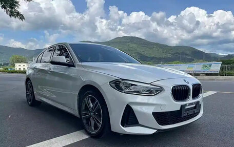 BMW 1 серия, 2022 год, 1 700 000 рублей, 2 фотография