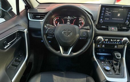 Toyota RAV4, 2021 год, 3 900 000 рублей, 8 фотография