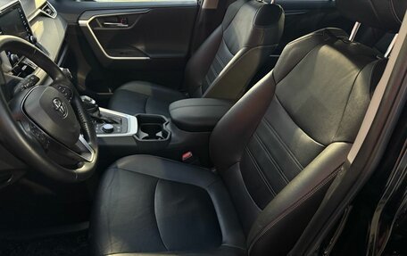 Toyota RAV4, 2021 год, 3 900 000 рублей, 17 фотография